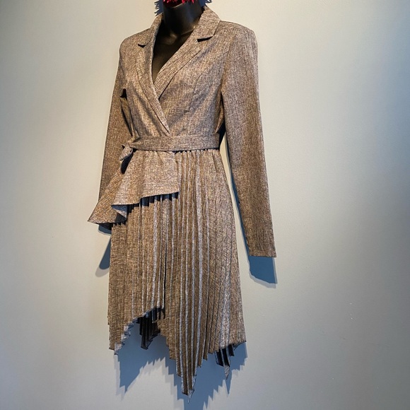 HOST PICK💥NWOT No brand name Unique wrap dress - Picture 2 of 6